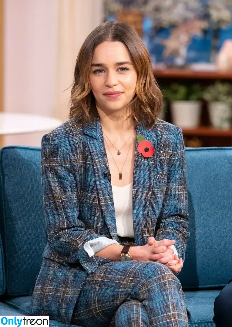 Emilia Clarke nude photo #0856 (clarkeyxo / emilia_clarke / emiliaclarke)