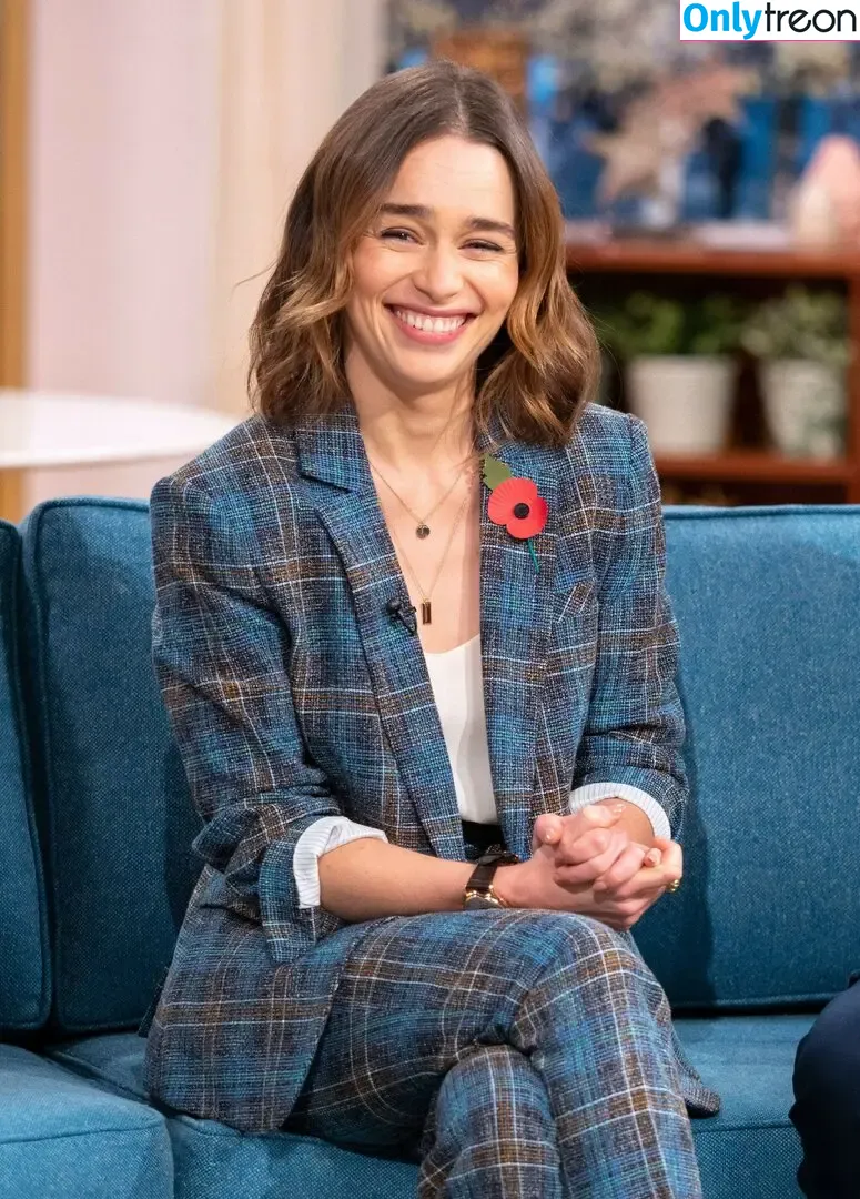 Emilia Clarke nude photo #0861 (clarkeyxo / emilia_clarke / emiliaclarke)