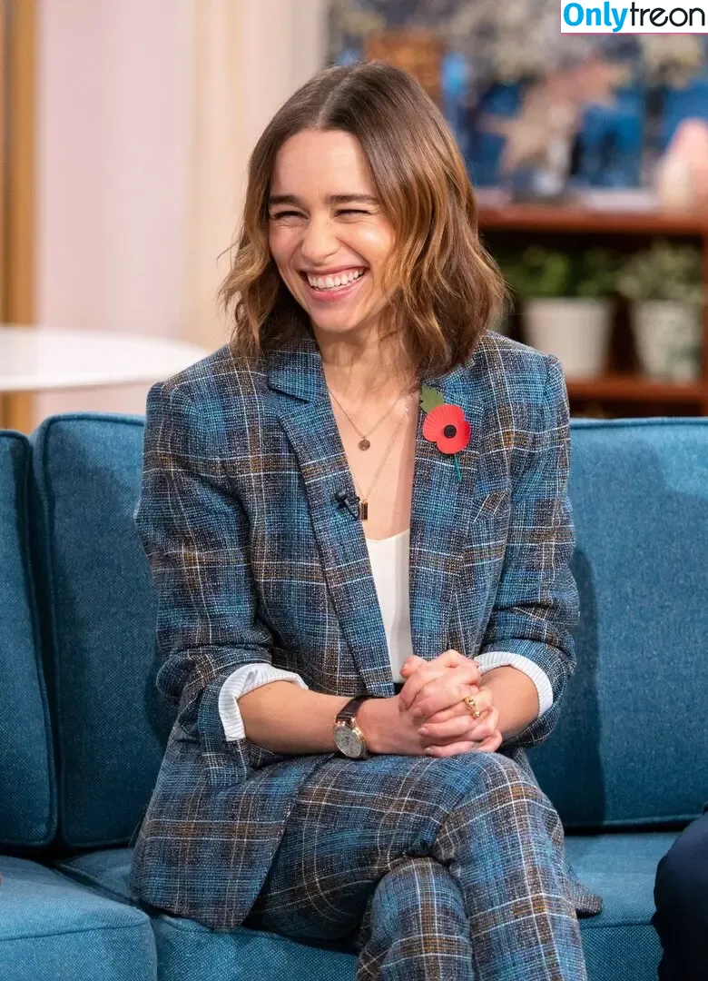 Emilia Clarke nude photo #0864 (clarkeyxo / emilia_clarke / emiliaclarke)