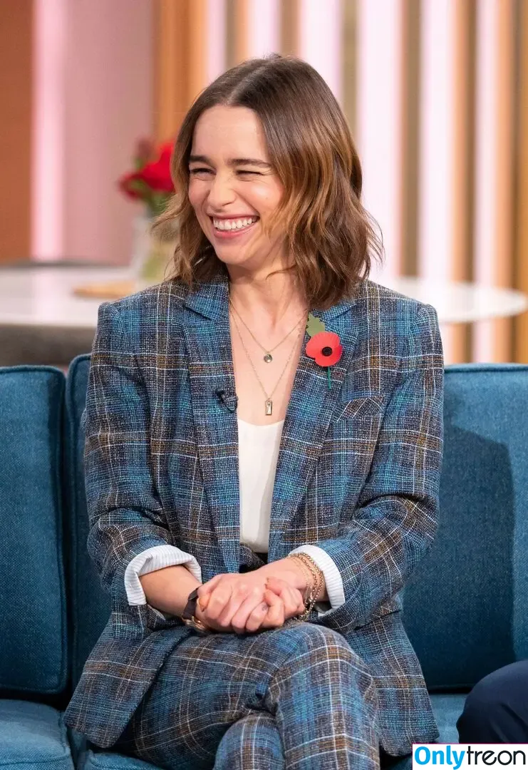 Emilia Clarke nude photo #0871 (clarkeyxo / emilia_clarke / emiliaclarke)