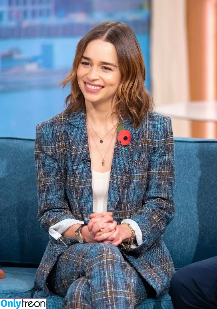 Emilia Clarke nude photo #0880 (clarkeyxo / emilia_clarke / emiliaclarke)