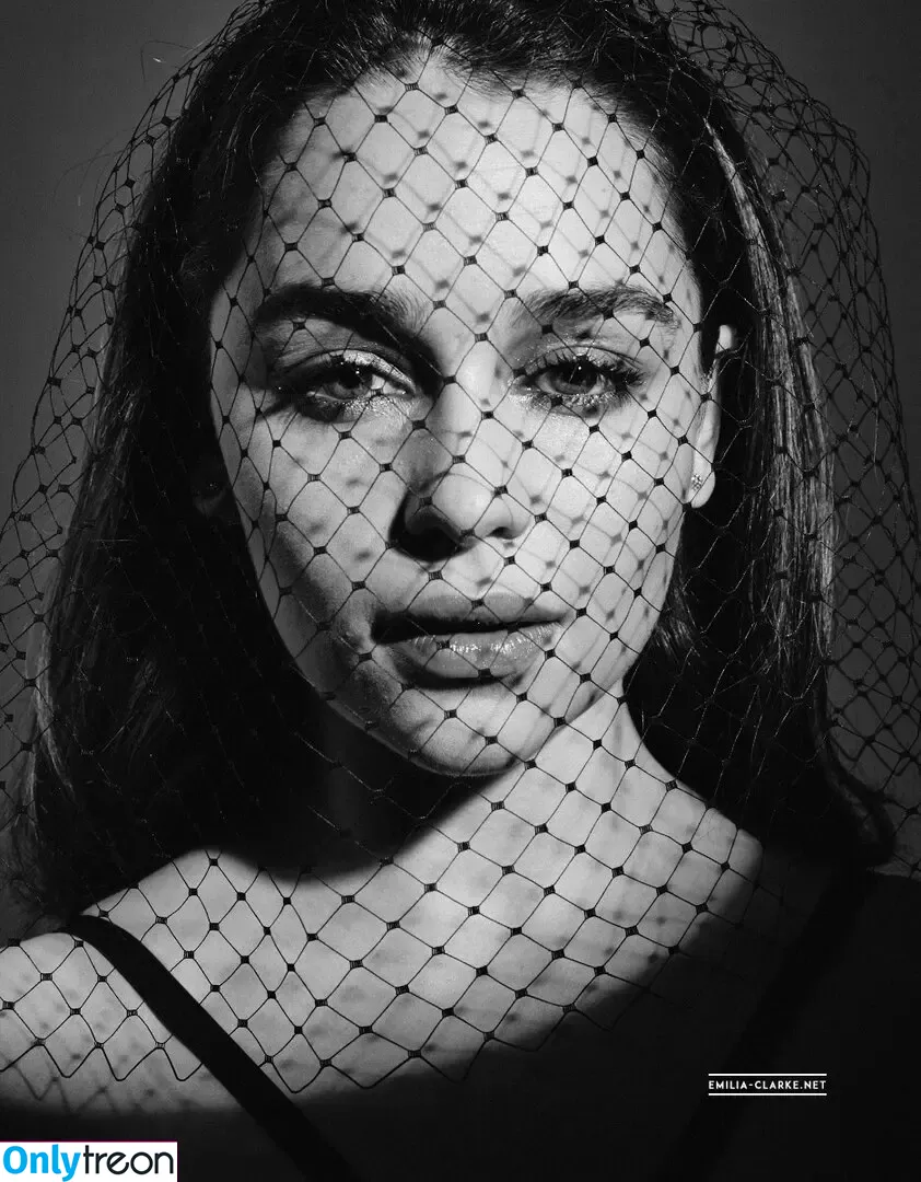 Emilia Clarke nude photo #0891 (clarkeyxo / emilia_clarke / emiliaclarke)