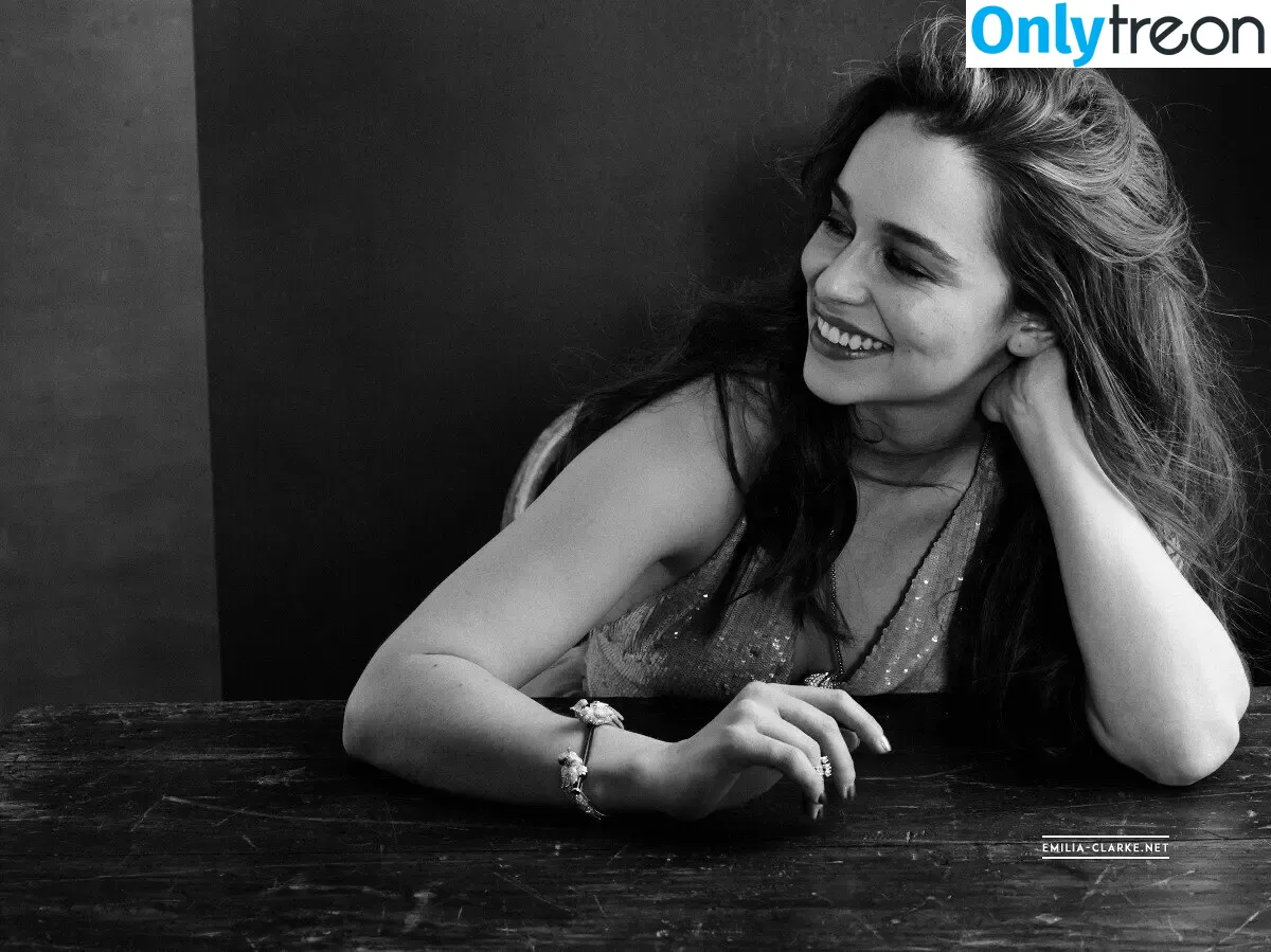 Emilia Clarke nude photo #0895 (clarkeyxo / emilia_clarke / emiliaclarke)