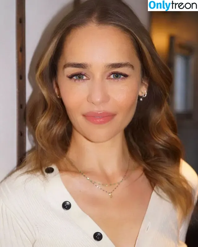 Emilia Clarke nude photo #0926 (clarkeyxo / emilia_clarke / emiliaclarke)