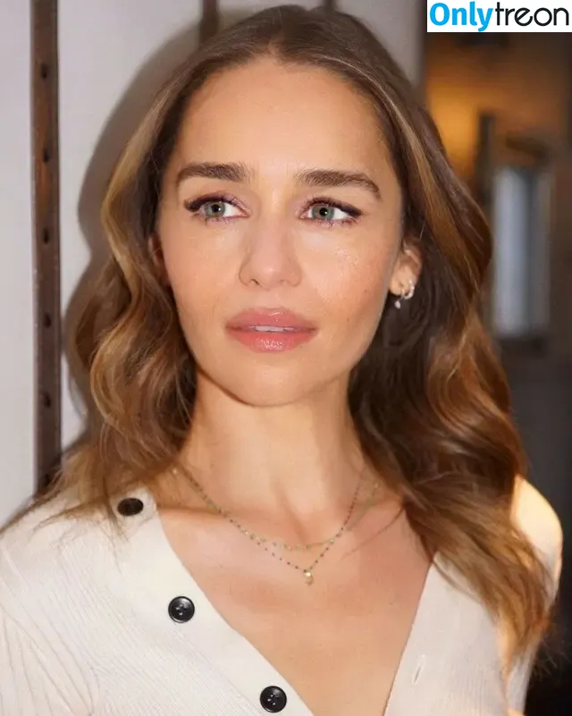 Emilia Clarke nude photo #0929 (clarkeyxo / emilia_clarke / emiliaclarke)