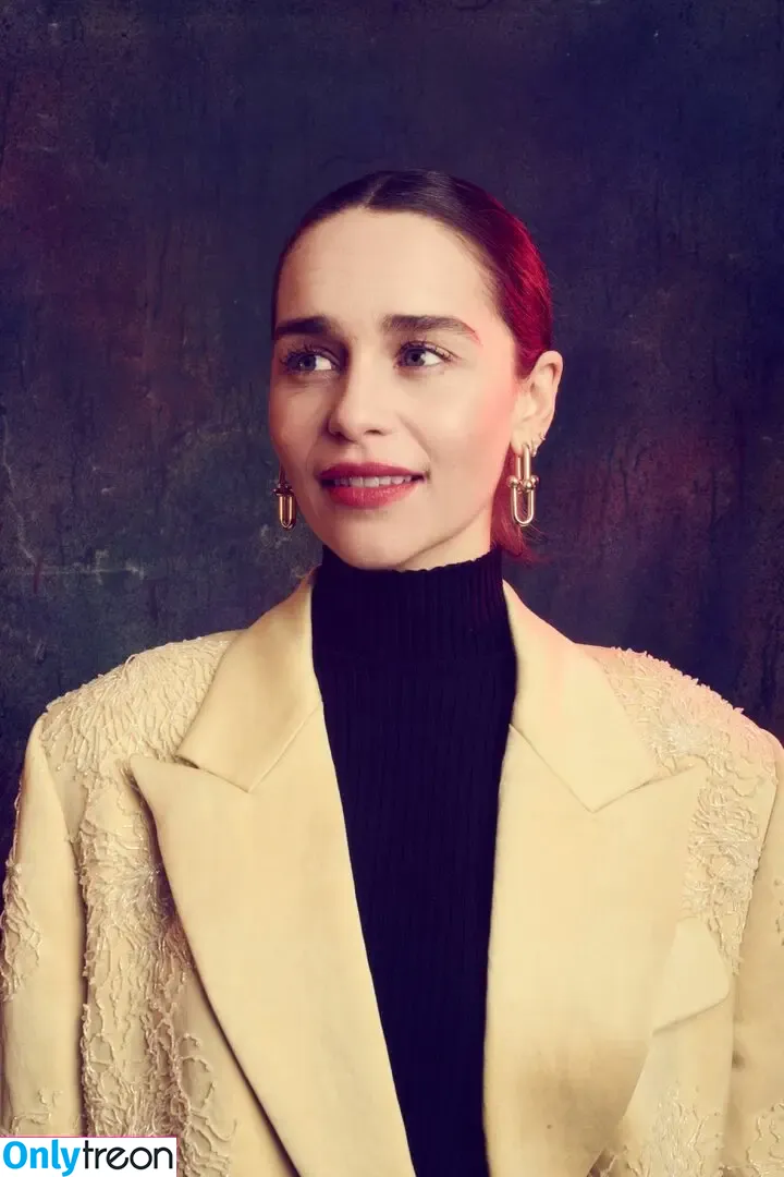 Emilia Clarke nude photo #0975 (clarkeyxo / emilia_clarke / emiliaclarke)