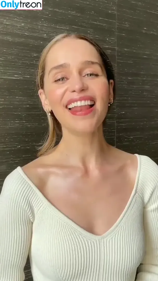 Emilia Clarke nude photo #0979 (clarkeyxo / emilia_clarke / emiliaclarke)
