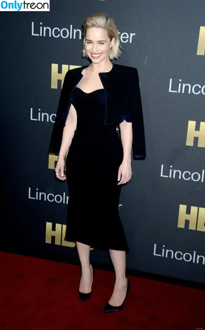 Emilia Clarke nude photo #0990 (clarkeyxo / emilia_clarke / emiliaclarke)