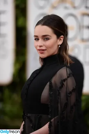 Emilia Clarke / clarkeyxo / emilia_clarke / emiliaclarke nude photo #1000
