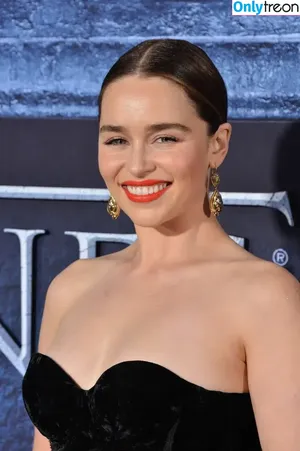 Emilia Clarke / clarkeyxo / emilia_clarke / emiliaclarke nude photo #1001