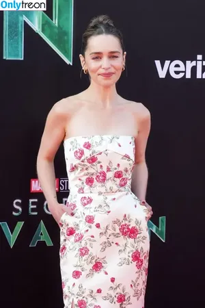 Emilia Clarke / clarkeyxo / emilia_clarke / emiliaclarke nude photo #1036