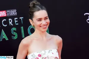 Emilia Clarke / clarkeyxo / emilia_clarke / emiliaclarke nude photo #1047