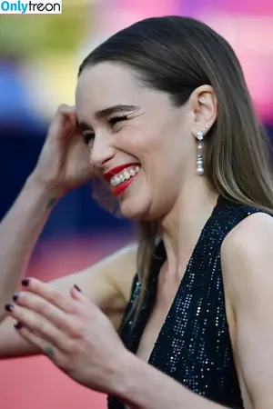 Emilia Clarke / clarkeyxo / emilia_clarke / emiliaclarke nude photo #1097