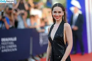 Emilia Clarke / clarkeyxo / emilia_clarke / emiliaclarke nude photo #1109