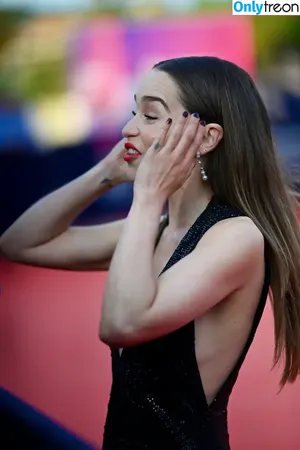 Emilia Clarke / clarkeyxo / emilia_clarke / emiliaclarke nude photo #1111