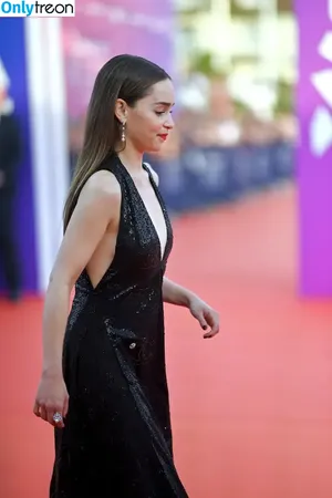 Emilia Clarke / clarkeyxo / emilia_clarke / emiliaclarke nude photo #1127