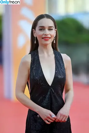 Emilia Clarke / clarkeyxo / emilia_clarke / emiliaclarke nude photo #1133