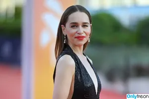 Emilia Clarke / clarkeyxo / emilia_clarke / emiliaclarke nude photo #1135