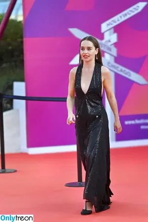 Emilia Clarke / clarkeyxo / emilia_clarke / emiliaclarke nude photo #1137