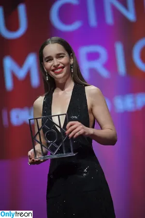 Emilia Clarke / clarkeyxo / emilia_clarke / emiliaclarke nude photo #1157