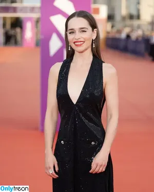 Emilia Clarke / clarkeyxo / emilia_clarke / emiliaclarke nude photo #1162
