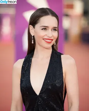 Emilia Clarke / clarkeyxo / emilia_clarke / emiliaclarke nude photo #1163