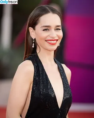 Emilia Clarke / clarkeyxo / emilia_clarke / emiliaclarke nude photo #1171