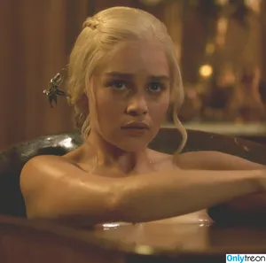 Emilia Clarke / clarkeyxo / emilia_clarke / emiliaclarke nude photo #1179