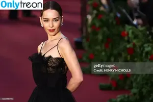 Emilia Clarke / clarkeyxo / emilia_clarke / emiliaclarke nude photo #1212