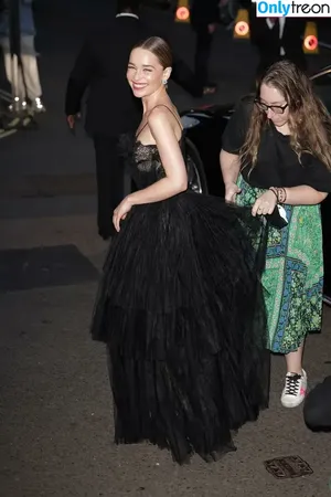 Emilia Clarke / clarkeyxo / emilia_clarke / emiliaclarke nude photo #1222