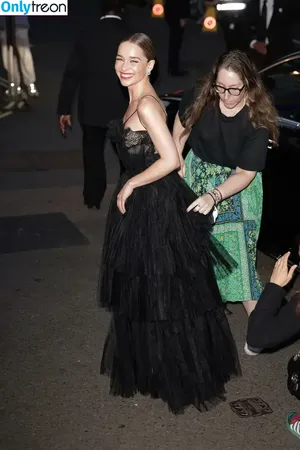 Emilia Clarke / clarkeyxo / emilia_clarke / emiliaclarke nude photo #1224