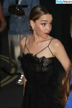 Emilia Clarke / clarkeyxo / emilia_clarke / emiliaclarke nude photo #1227