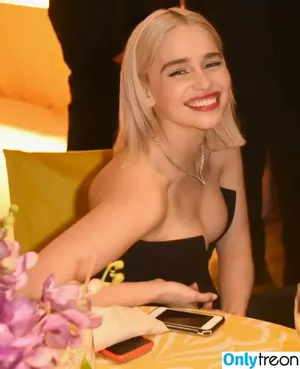 Emilia Clarke / clarkeyxo / emilia_clarke / emiliaclarke nude photo #1255
