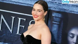Emilia Clarke / clarkeyxo / emilia_clarke / emiliaclarke nude photo #1263