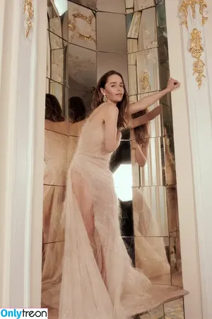 Emilia Clarke / clarkeyxo / emilia_clarke / emiliaclarke nude photo #1299