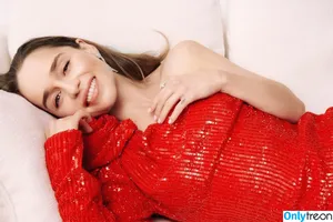 Emilia Clarke / clarkeyxo / emilia_clarke / emiliaclarke nude photo #1301