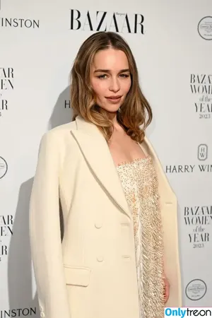 Emilia Clarke / clarkeyxo / emilia_clarke / emiliaclarke nude photo #1313