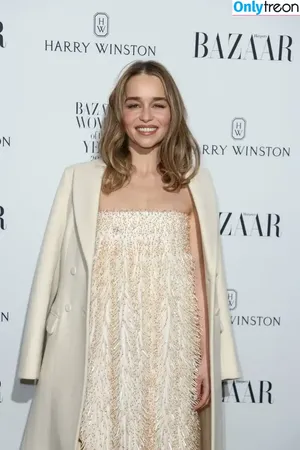 Emilia Clarke / clarkeyxo / emilia_clarke / emiliaclarke nude photo #1323
