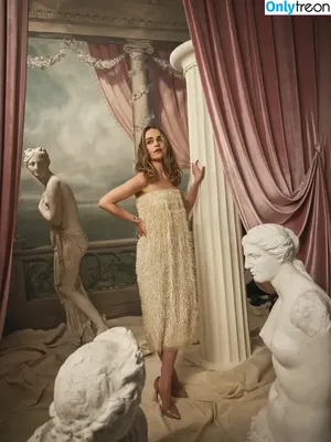 Emilia Clarke / clarkeyxo / emilia_clarke / emiliaclarke nude photo #1331
