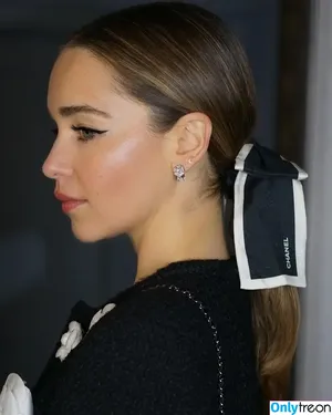 Emilia Clarke / clarkeyxo / emilia_clarke / emiliaclarke nude photo #1339