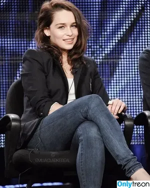 Emilia Clarke / clarkeyxo / emilia_clarke / emiliaclarke nude photo #1355