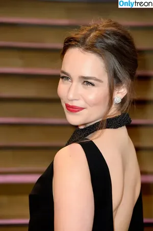 Emilia Clarke / clarkeyxo / emilia_clarke / emiliaclarke nude photo #1384