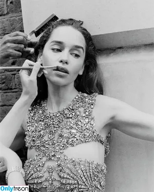 Emilia Clarke / clarkeyxo / emilia_clarke / emiliaclarke nude photo #1390