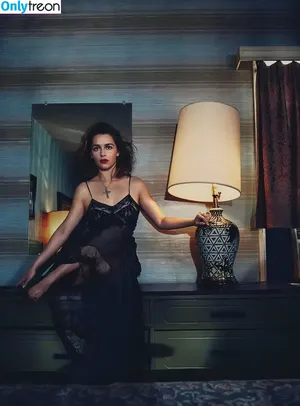 Emilia Clarke / clarkeyxo / emilia_clarke / emiliaclarke nude photo #1403