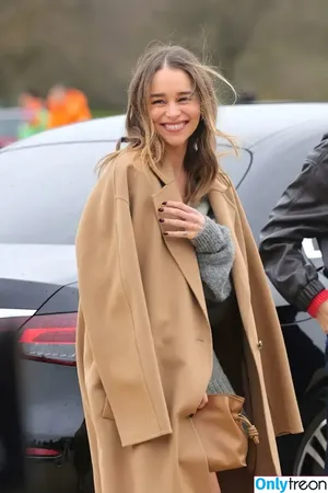 Emilia Clarke / clarkeyxo / emilia_clarke / emiliaclarke nude photo #1431