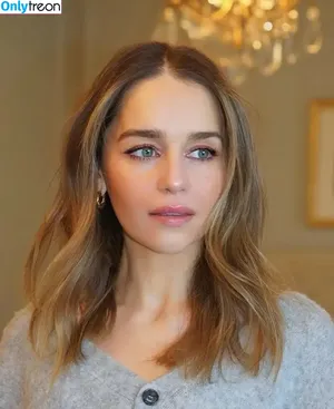 Emilia Clarke / clarkeyxo / emilia_clarke / emiliaclarke nude photo #1437