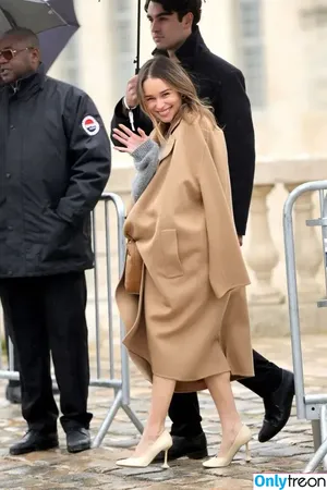 Emilia Clarke / clarkeyxo / emilia_clarke / emiliaclarke nude photo #1440