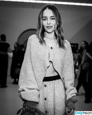 Emilia Clarke / clarkeyxo / emilia_clarke / emiliaclarke nude photo #1446