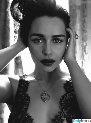 Emilia Clarke / clarkeyxo / emilia_clarke / emiliaclarke nude photo #1536