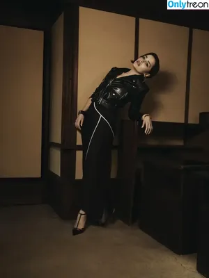 Emilia Clarke / clarkeyxo / emilia_clarke / emiliaclarke nude photo #1577
